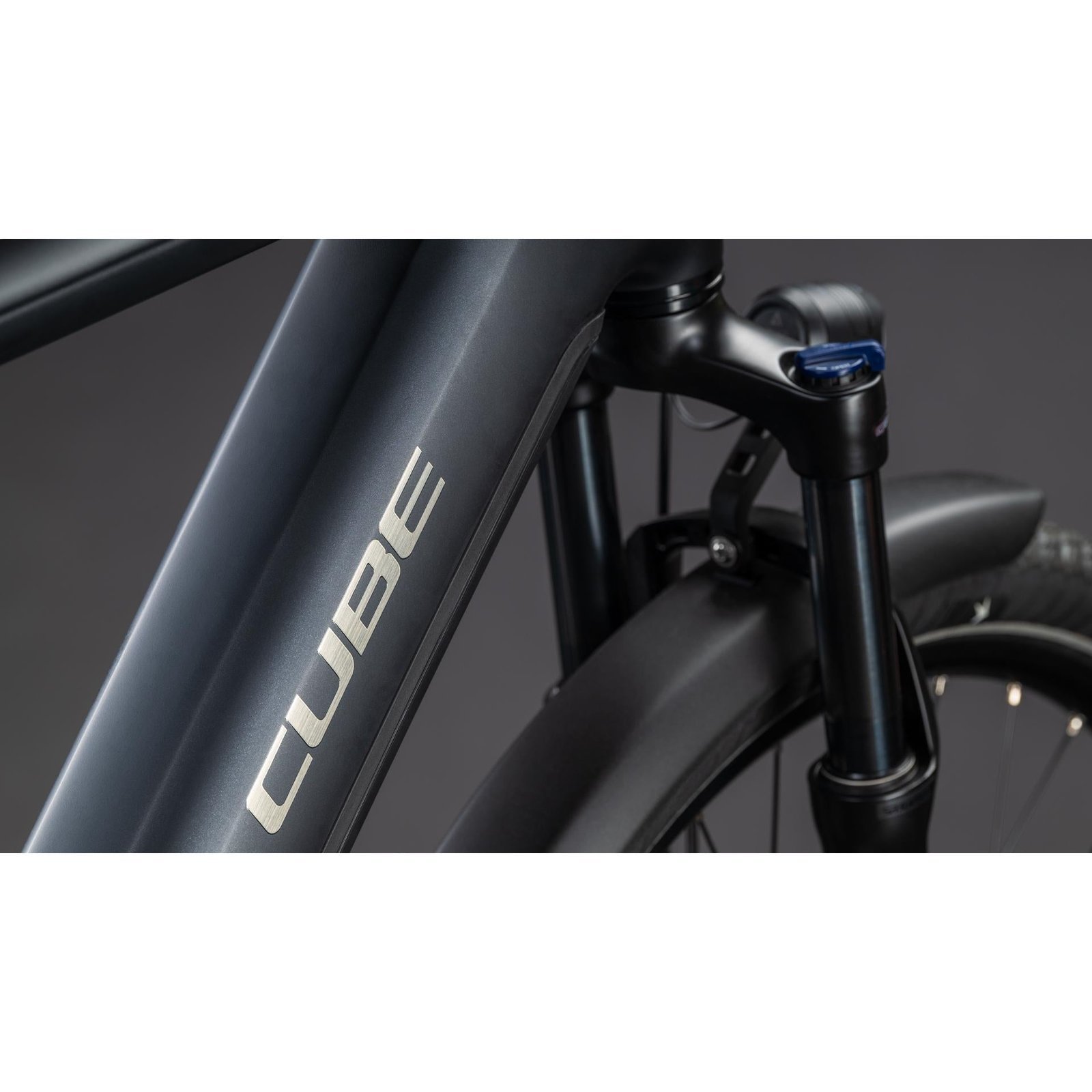 Cube Touring Hybrid ONE 600 Electric Hybrid Bike Coal’n’Chrome – SM - image 3