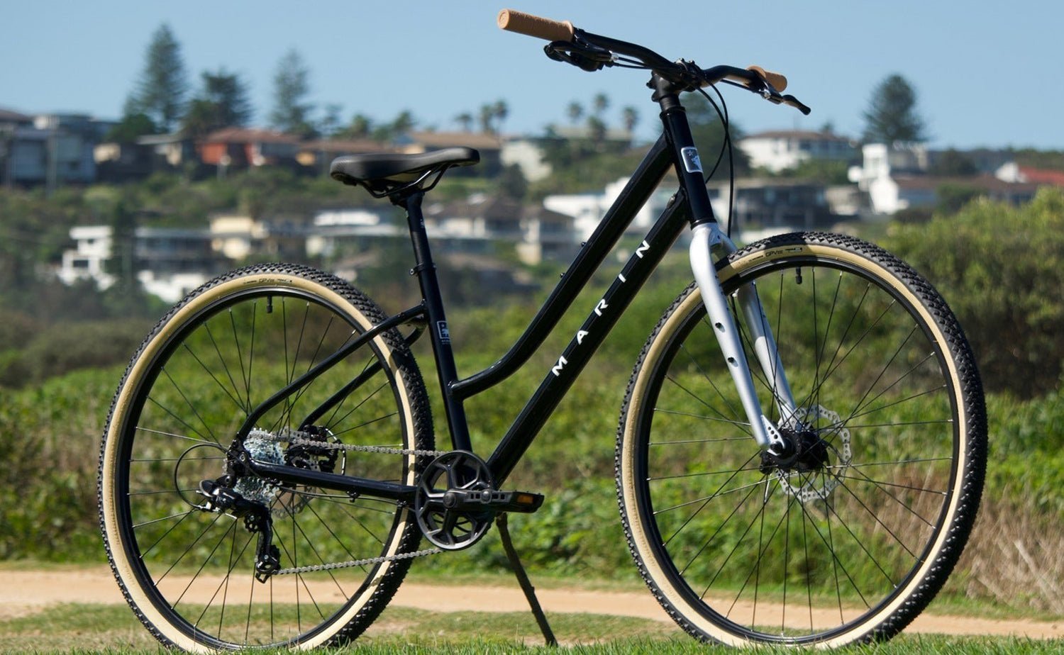 Marin Kentfield 1 ST – Hybrid Bike – Black / S - image 3